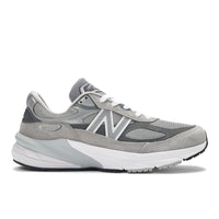 Men's New Balance Footwear in Black/ White. Sku: M990GL6-6E