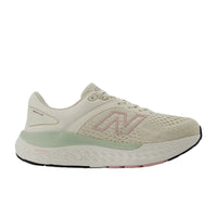 Women's New Balance W1540TG4 Extra Wide in Turtledove/ Silver Moss. Sku: W1540TG4-4E