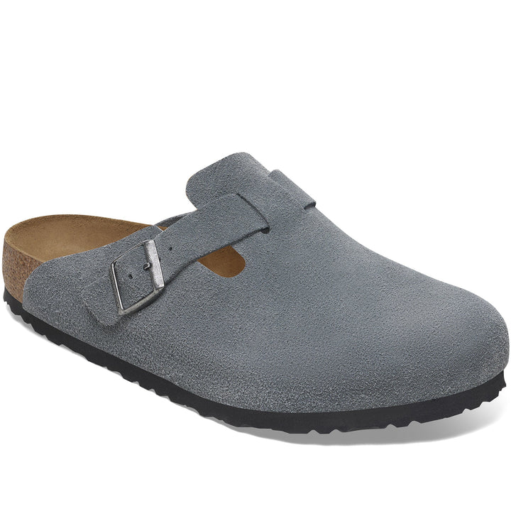 Quarter turn Men's Birkenstock Footwear style name Boston Soft Footbed Suede Regular in color Basalt Gray. Sku: 1029708