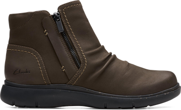 Quarter turn view Women's Clarks Footwear style name Certina Ruby in color DKGREY LEA. Sku: 26182923