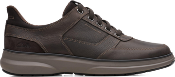 Quarter turn view Men's Clarks Footwear style name Mullan Easy Wide in color DK BRN LEA. Sku: 26184416W
