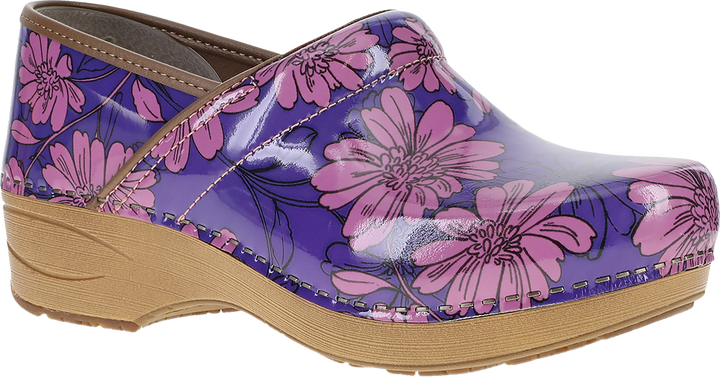 Quarter turn view Women's Dansko Footwear style name Xp 2.0 in color PRPL BLM. Sku: 3950421421