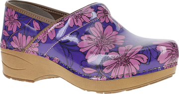 Quarter turn view Women's Dansko Footwear style name Xp 2.0 in color PRPL BLM. Sku: 3950421421