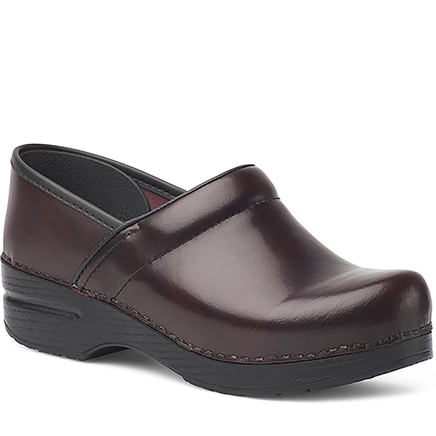 Quarter Turn Women's Professional Footwear in Cordovan Cabrio. Sku: 806810202