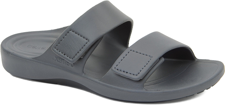 Quarter turn view Men's Aetrex Footwear style name Milos in color Charcoal. Sku: L9206
