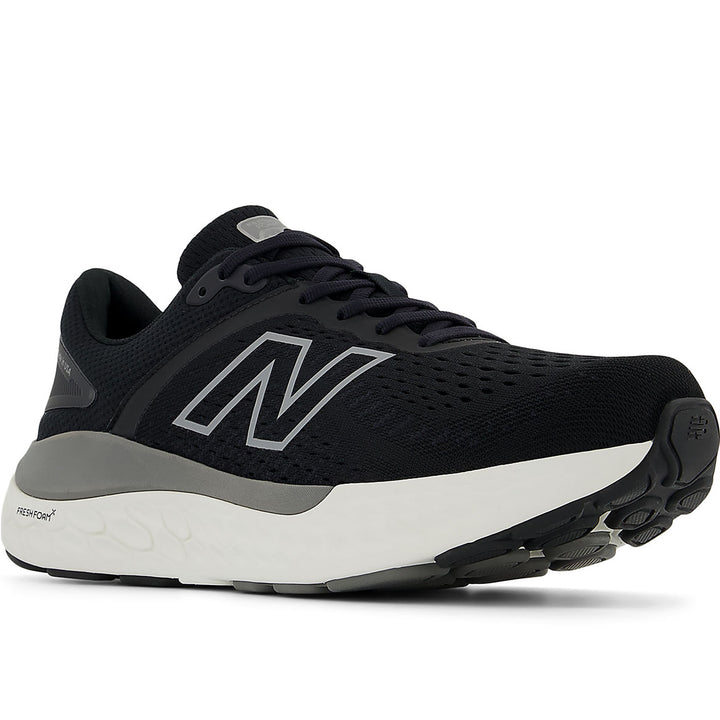 Men's New Balance Footwear in Black/ White. Sku: M1540BK4-D