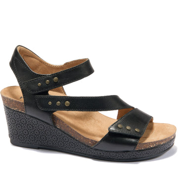 Quarter turn Women's HALS Footwear style name Giselle in color Black. Sku: SE04903-01