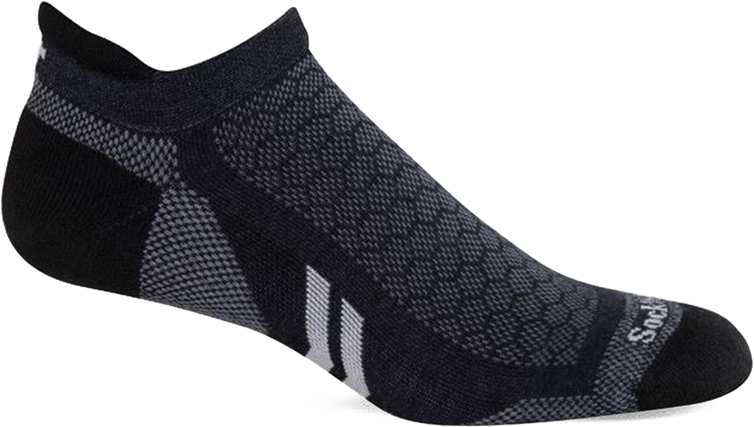 Quarter turn view Men&