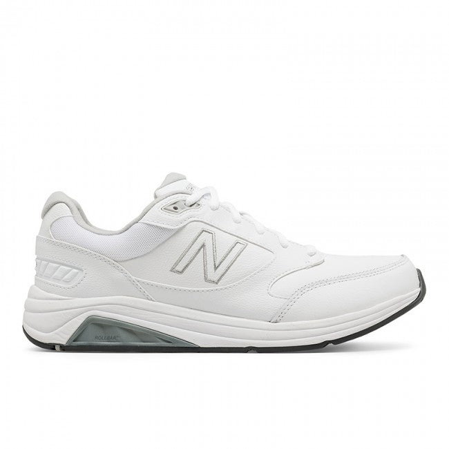 Men's New Balance Footwear in White Leather. Sku: MW928WT3-6E