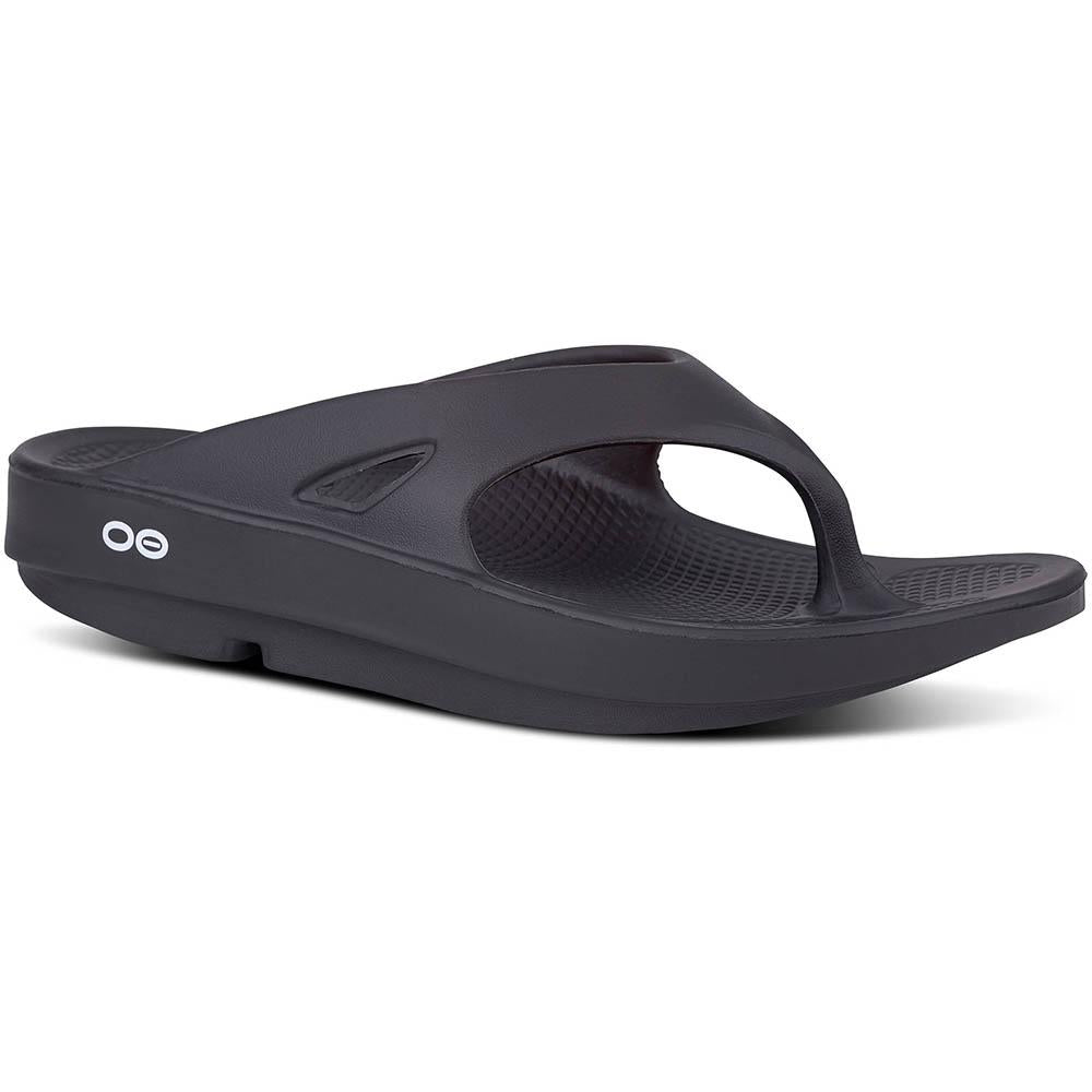 Quarter view Unisex Oofos Footwear style name Ooriginal Flip in color Black. Sku: 1000BLK