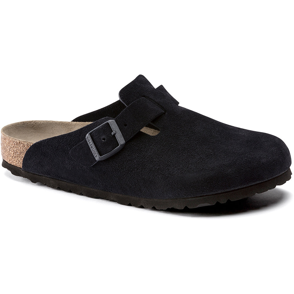 Quarter view Men's Birkenstock Footwear style name Boston Soft Footbed Suede Regular in color Midnight. Sku: 1023910