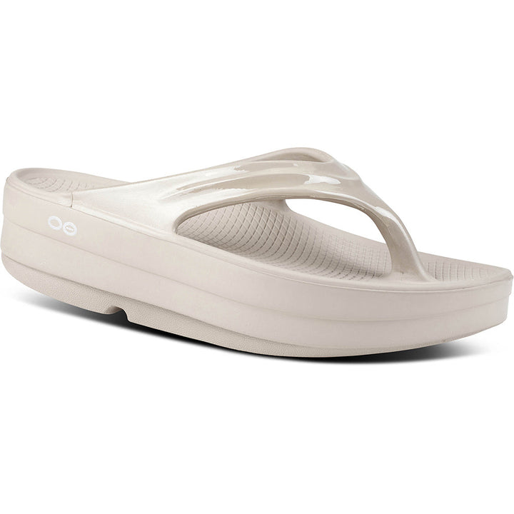 Quarter view Women's Oofos Footwear style name Oomega Oolala Flip in color Nomad. Sku: 1410NOMAD