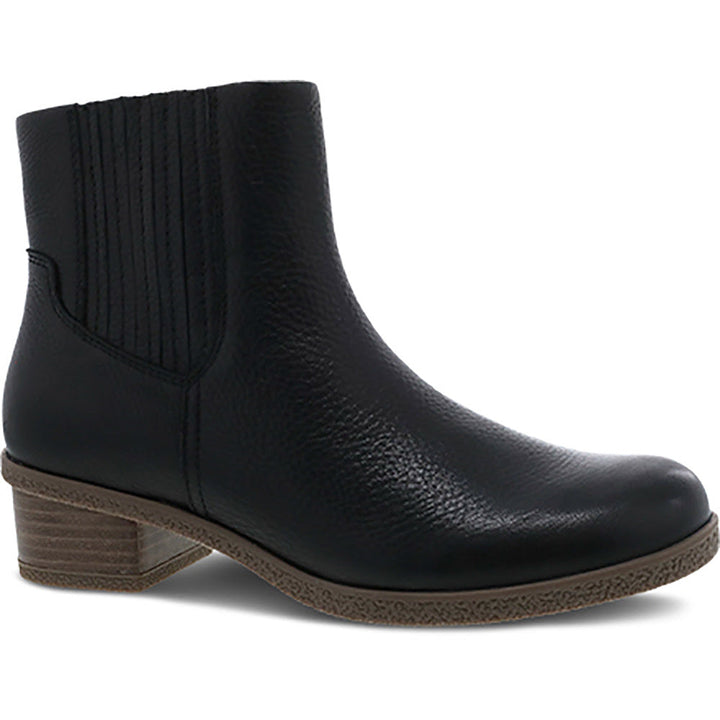 Quarter view Women's Dansko Footwear style name Daisie Waterproof in color Black Waterproof. Sku: 2931-472300