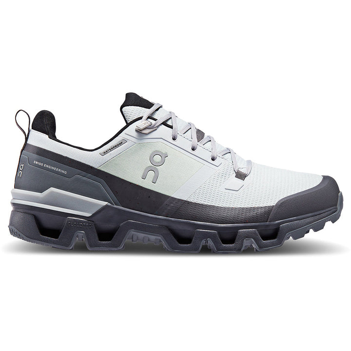 Quarter view Men's On Running Footwear style name Cloudwander Waterproof in color Glacier/ Eclipse. Sku: 73-98279
