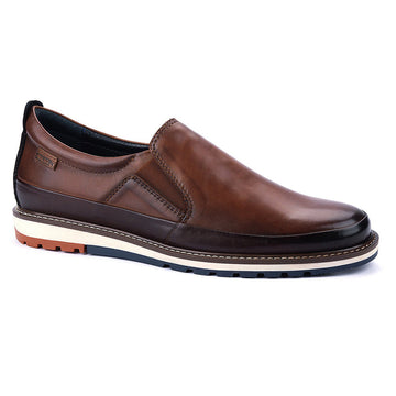 Quarter view Men's Pikolinos Footwear style name Berna 3150 in color Cuero. Sku: M8J-3150CUE