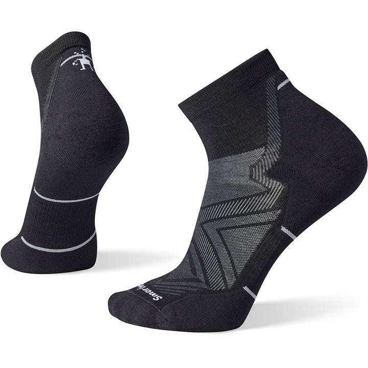 Quarter view Men's Sock style name Run Targeted Cushion Ankle in color Black. SKU: SW001661001
