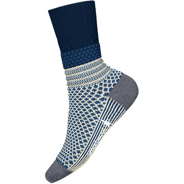 Quarter view Women's Smartwool Sock style name Everyday Popcorn Cable Crew in color Deep Navy. Sku: SW001843092