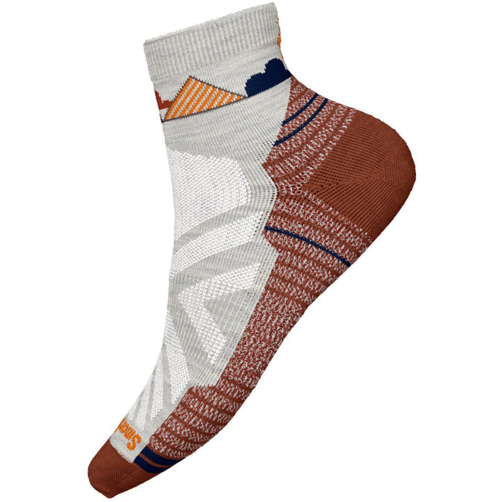 Quarter view Women's Smartwool Sock style name Hike Light Cushion Clear Can Ankle in color Ash. Sku: SW002177069