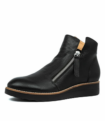 Side View Women's Django & Juliette Ohmy Sneaker In Black/ Black Sole Leather Sku: Dj16318B75Le
